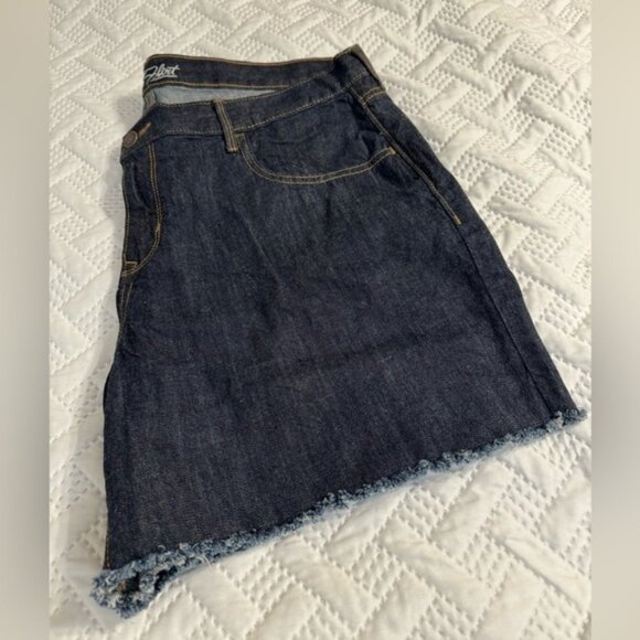 Old Navy BNWOT The Flirt Plus Size 16 Dark Wash Denim Jean Shorts 100% Cotton - Picture 10 of 12